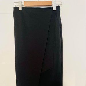 Workhall (Okakie) Black Skirt